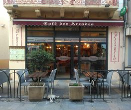 Hôtel Des Arcades image 2