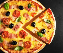 La Pizza Royale image 3