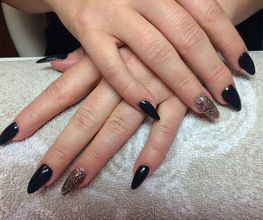 Kosmetik & Nails Bild 3