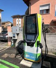 Ricarica in sicurezza in modalità ultra fast per tutti i veicoli elettrici. IPlanet
