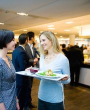 Moderne Edelstahlküche für Gastronomie und Hotelbetrieb
