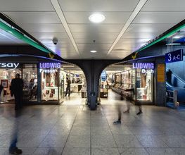 Ludwig Internationale Presse Köln Hbf.