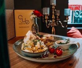 Cue Café Restaurant & Lounge Bar Bild 14