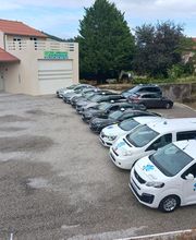 Junique et Fils image 1