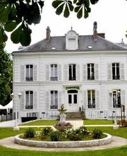Logis Hostellerie le Châtel image 1