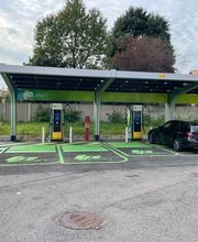 IPLANET Ricarica in sicurezza in modalità ultra fast per tutti i veicoli elettrici.