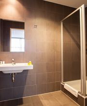 Suite Bathroom