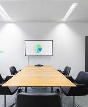 Als Digital Business Partner beraten und begleiten wir unsere Mandanten nahbar und nachhaltig. Wir sind greifbar und erreichbar, als Kanzlei etabliert und als Digitale Pioniere auf dem Weg in die Zukunft. Unsere Vision: Digitalisierung in allen Bereichen – ohne Papier, Drucker und Scanner.