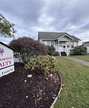 Port Angeles Realty image 1