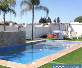 MCR_Piscinas_Sevilla_jardin.jpg