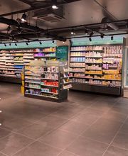 intérieur-pharmacie-amavita-le-landeron