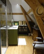 Jomain Vieville Caroline image 2