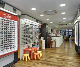 Optic 2000 image 7