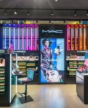 Douglas Bayreuth Rotmain-Center Bild 3