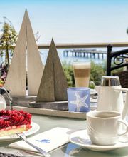 Terrasse des Seeterrassen-Restaurant mit Ostseeblick im Maritim Seehotel Timmendorfer Strand
