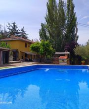 Alojamiento Turístico Completo con piscina y jardín imagen 4