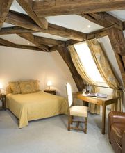 Castel de Très Girard image 20