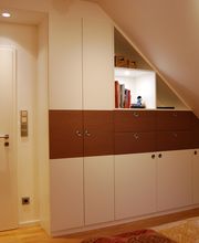 Einbauschrank bei Dachschräge vom Tischler