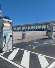 Free to X Charging Station immagine 1
