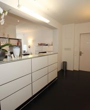 Dr. med. Levy Francis Bild 2