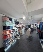 OKAIDI COMO VIA MILANO immagine 14