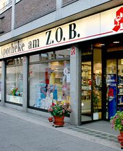 Aussenansicht der Apotheke am Z.O.B.