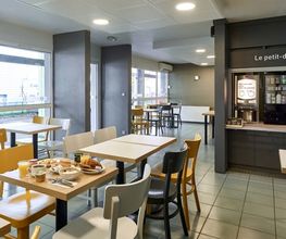 B&B HOTEL Orgeval image 11