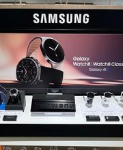 Tête de gondole Montra Samsung
Galaxy Watch Ultra
Galaxy Watch 8 Classic
Galaxy Watch 8 
Galaxy Watch 7