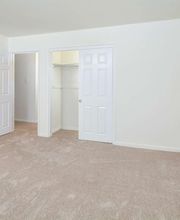 Knollwood Apartments image 5