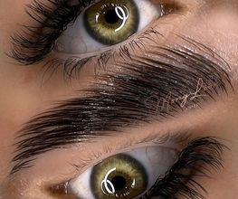MonyLook - Augenbrauen, Wimpern & PMU Experte Bild 1