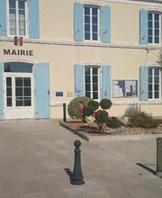 Mairie - Loulay image 9