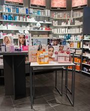 kosmetik-produkte - amavita-apotheke-im-bahnhof-thun