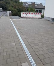 Parkplatz und Gehwegbau