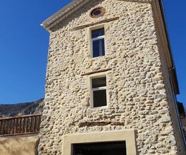 Delorme Facades image 10