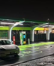 IPLANET Ricarica in sicurezza in modalità ultra fast per tutti i veicoli elettrici.