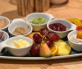 Jeden Samstag und Sonntag, verwöhnen wir Sie mit einem leckeren und abwechslungsreichen Frühstück.