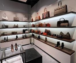 GUESS immagine 9