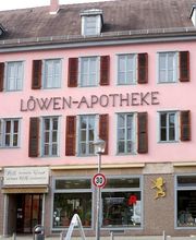 Aussenansicht der Löwen-Apotheke
