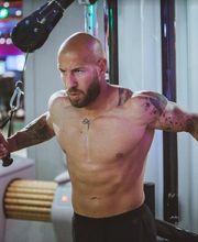 Stop wasting time and get serious about your goals.
Whether muscle building or strength endurance, the LicciardiBrothers are always at your side as a personal trainer to guide you through any challenge.