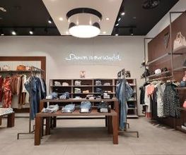 GUESS immagine 15