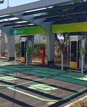 IPLANET Ricarica in sicurezza in modalità ultra fast per tutti i veicoli elettrici.