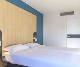 B&B HOTEL Nîmes Centre Arènes image 3