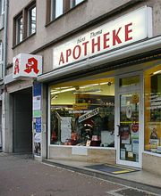 Aussenansicht der Hans-Thoma-Apotheke
