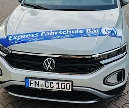 Fahrschulauto der Fahrschule Bär Markdorf - professionelle Führerscheinausbildung für PKW & Motorrad in der Bodensee-Region rund um Friedrichshafen