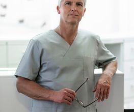Dr. med. dent. Mark L. Grohmann m.sc. Zahnarzt Bild 3
