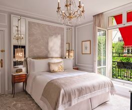 Hôtel Plaza Athénée, Paris