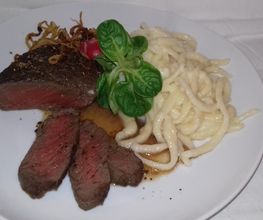 Schwäbische Tapas: Schwäbischer Zwiebelrostbraten mit Spätzle