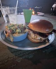 Driftwoods Sports Grill image 7