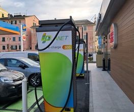IPLANET Ricarica in sicurezza in modalità ultra fast per tutti i veicoli elettrici.