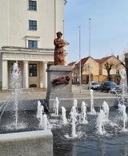 Rathaus und Sabinchenbrunnen der Stadt Treuenbrietzen